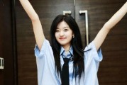 新闻爆料的美女,神秘背景引网友热议”